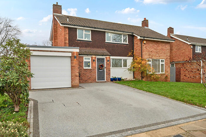 4 Bedroom Detached House For Sale In Hayesford Park Drive, Bromley, Kent, BR2