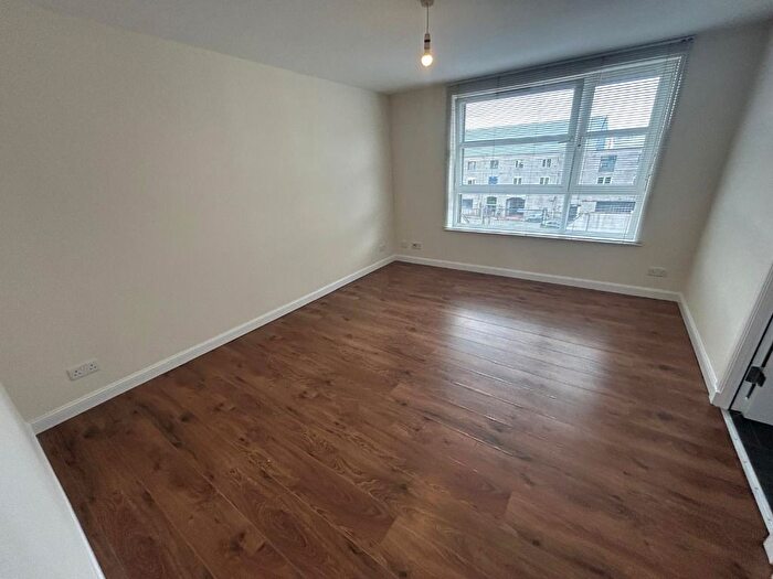 2 Bedroom Flat To Rent In James Street, City Centre, Aberdeen, AB11