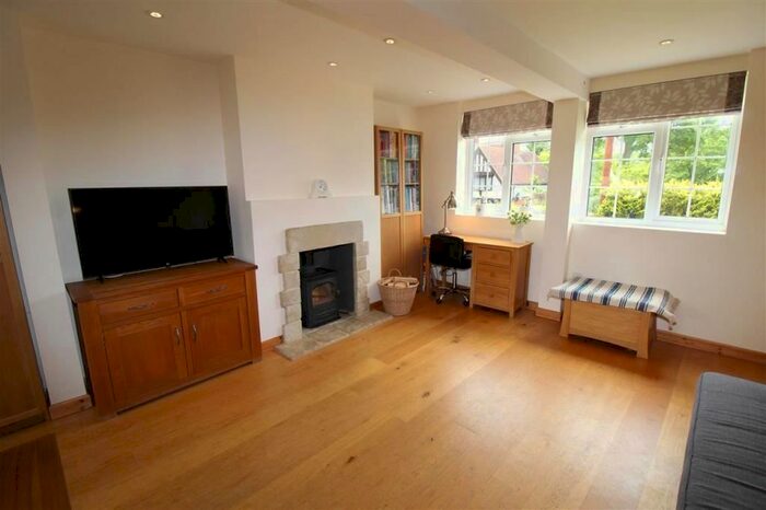 2 Bedroom Cottage For Sale In Station Hill, Chiddingstone Causeway, Tonbridge, TN11
