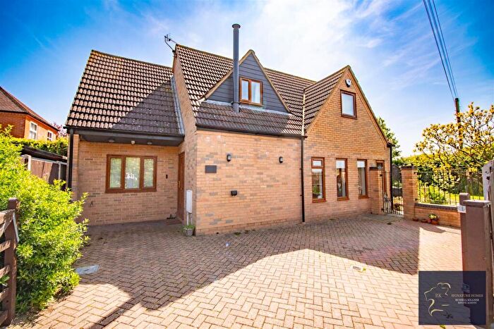 3 Bedroom Detached House For Sale In Green Lane, Hail Weston, PE19