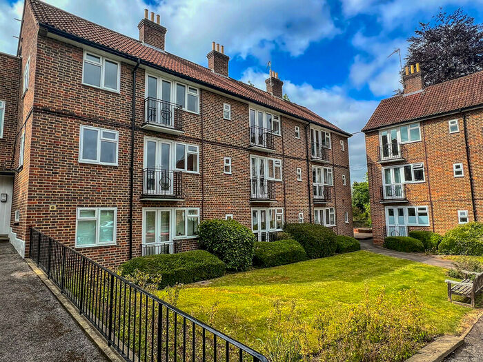 1 Bedroom Apartment To Rent In Westall Close, Hertford, SG13