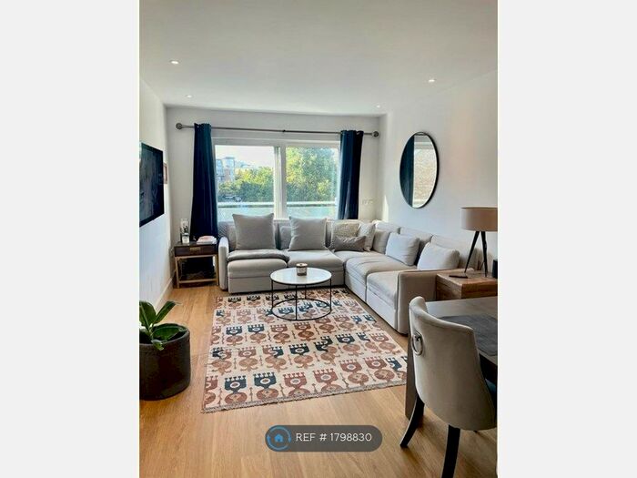 1 Bedroom Flat To Rent In Saffron House, Richmond, TW9