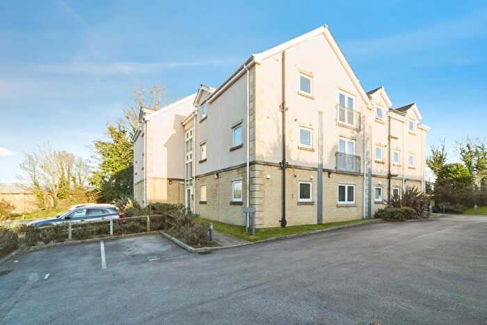 2 Bedroom Apartment For Sale In Shires Road, Guiseley, Leeds, LS20