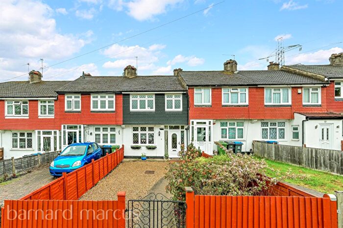 3 Bedroom Terraced House For Sale In Knollmead, Surbiton, KT5