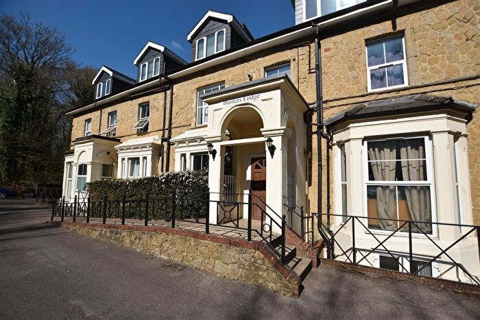 2 Bedroom Flat To Rent In Nutfield Road, Redhill, RH1