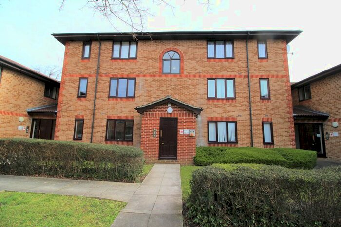 1 Bedroom Flat To Rent In Kern Close, Southampton, SO16