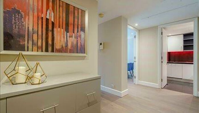 2 Bedroom Apartment To Rent In Circus Apartments, London, E14