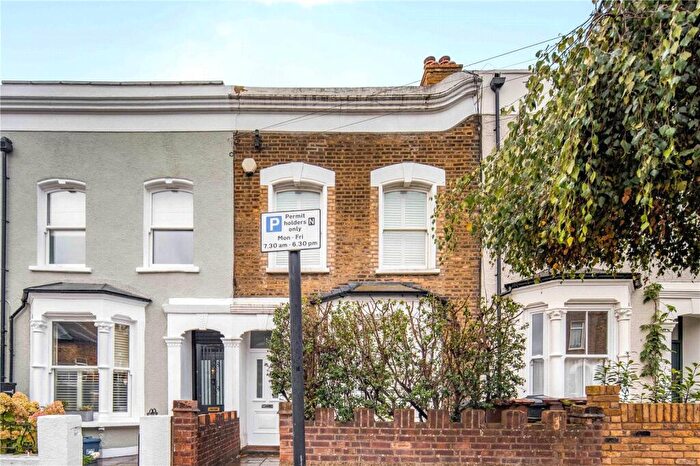 3 Bedroom Terraced House For Sale In Dunlace Road, London, E5