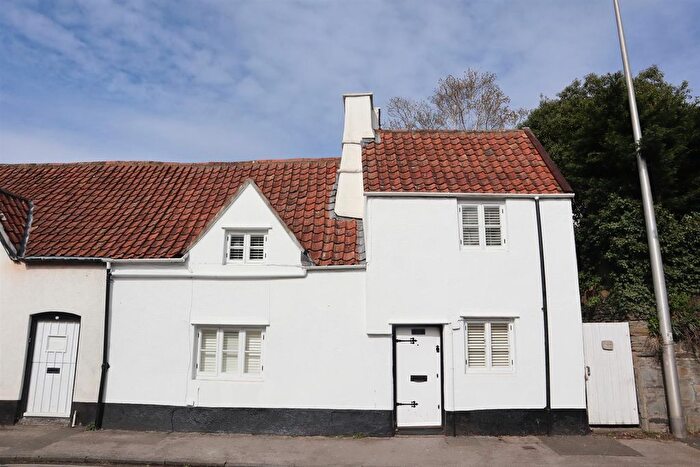 3 Bedroom Property To Rent In Old Street, Clevedon, BS21