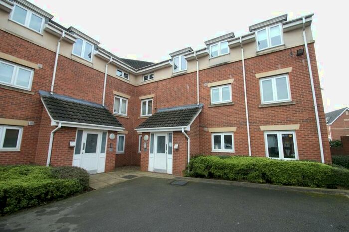 2 Bedroom Apartment To Rent In Hill End Crescent, Leeds, LS12