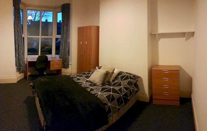 4 Bedroom Flat To Rent In Queens Road, Hull HU5