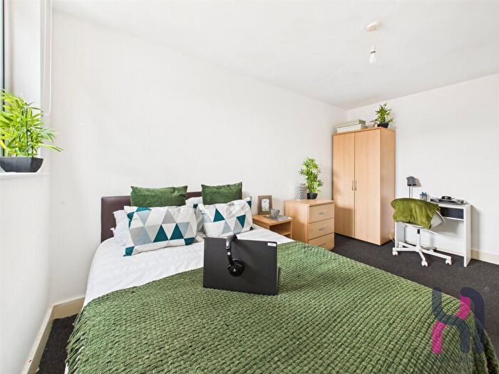 Flat To Rent In Atlas Court, Heald Grove, Manchester, M14