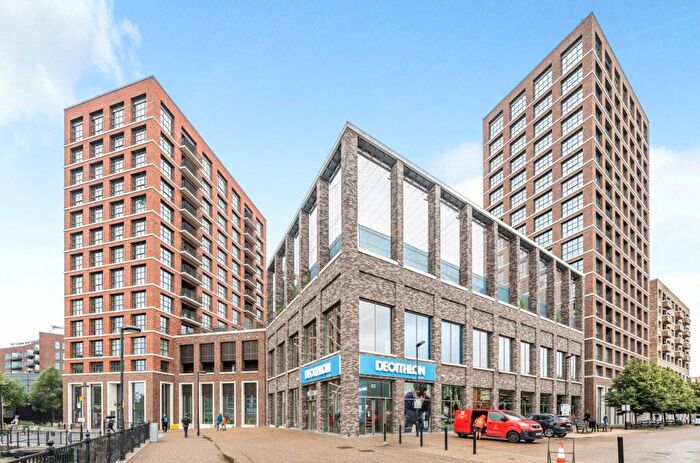 3 Bedroom Apartment To Rent In Maritime Street, London, SE16