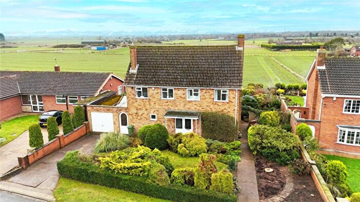 4 Bedroom Detached House For Sale In Mill Road, Crowle, Scunthorpe, DN17