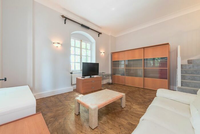 1 Bedroom Flat To Rent In Rosebery Avenue, London, EC1R