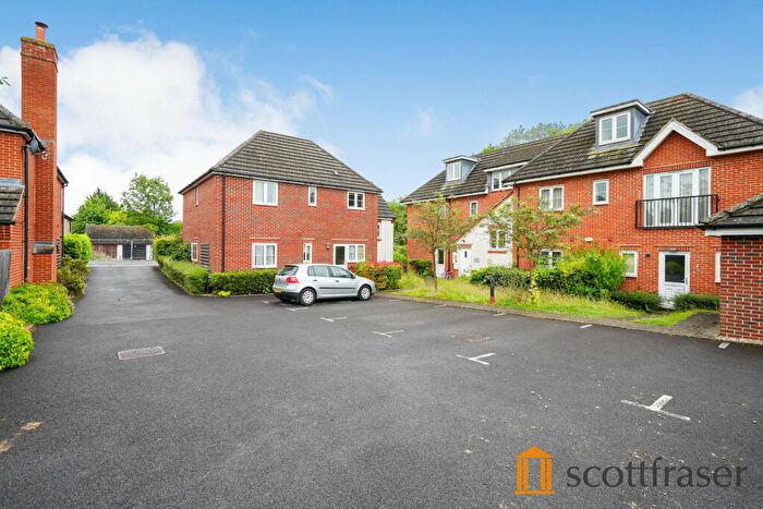 2 Bedroom Apartment To Rent In Kingston Court, London Road, OX3