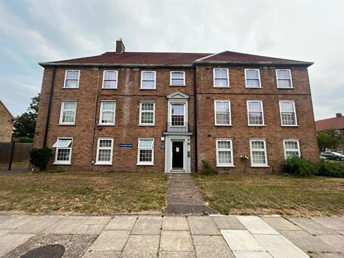 3 Bedroom Flat For Sale In Manor Court, Enfield, EN1