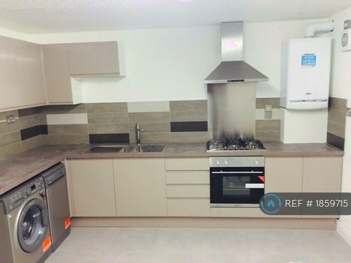 6 Bedroom Terraced House To Rent In Gadd Street, Nottingham, NG7