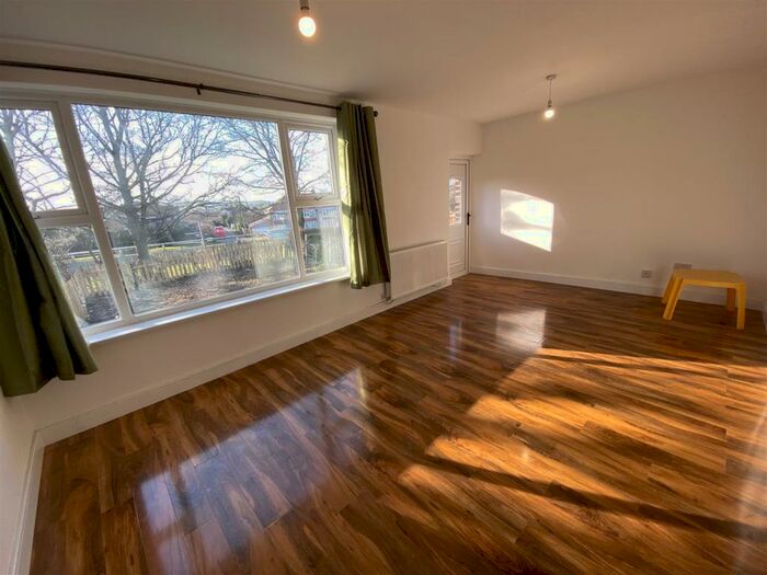 4 Bedroom Semi-Detached House To Rent In St. Bedes Close, Durham, DH1