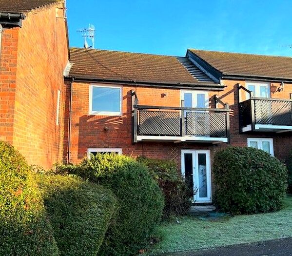 1 Bedroom Maisonette To Rent In Milner Court, Bushey, WD23