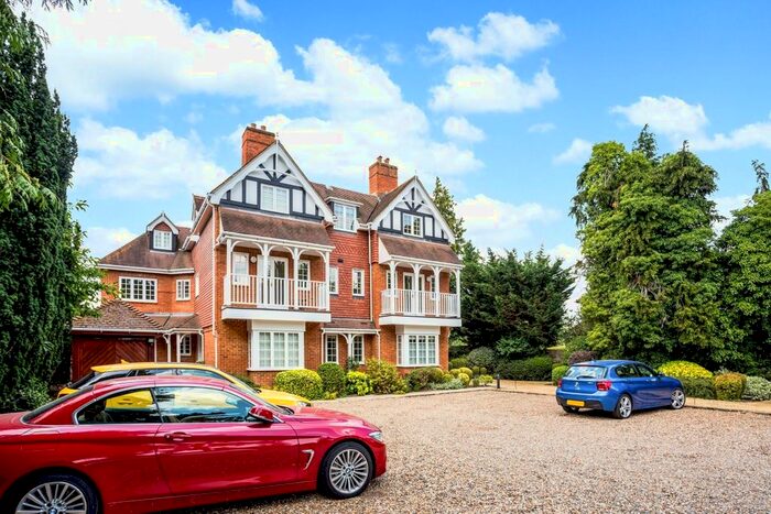 2 Bedroom Flat To Rent In Berries Road, Cookham, Maidenhead SL6