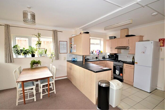 5 Bedroom Semi-Detached House To Rent In Wycliffe Road, Winton, BH9