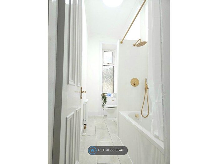 2 Bedroom Flat To Rent In Elizabeth Street, Glasgow, G51