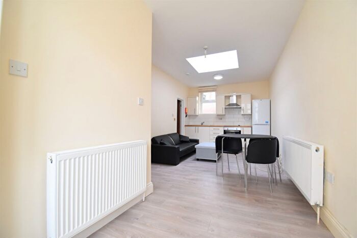 1 Bedroom Flat To Rent In Forster Rd, London, N17