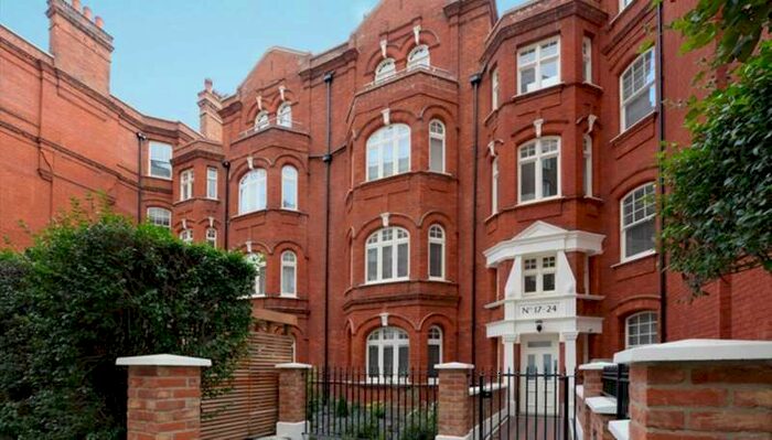 2 Bedroom Flat To Rent In Hamlet Gardens, Hammersmith, W6