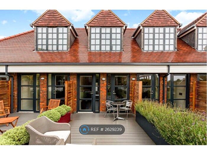 2 Bedroom Maisonette To Rent In Stancrest, Amersham, HP6