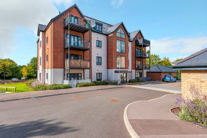 2 Bedroom Apartment To Rent In Johnstone Close, Bracknell, RG12