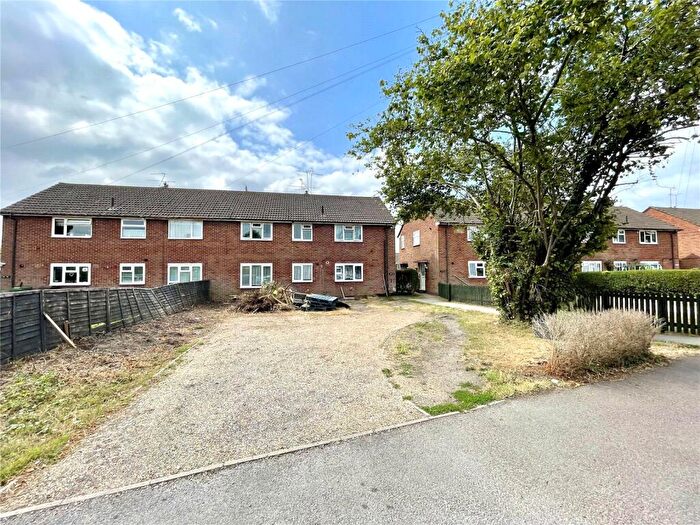 3 Bedroom Maisonette To Rent In Chapel Lane, Farnborough, Hampshire, GU14