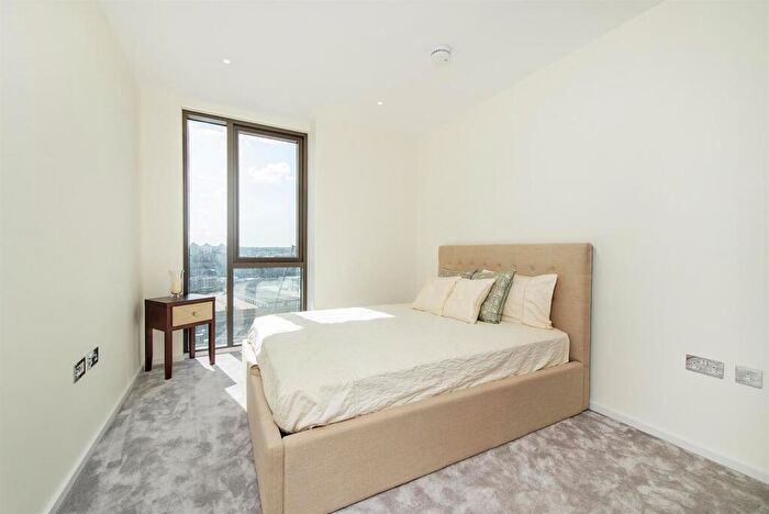 1 Bedroom Flat For Sale In Ambassador Building, Embassy Gardens, New Union Square, London, SW11