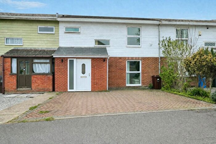 3 Bedroom Terraced House For Sale In Hazlebarrow Crescent, Sheffield, S8