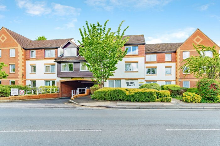 1 Bedroom Apartment To Rent In Redlin Court, Redhill, RH1