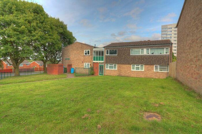 2 Bedroom Apartment To Rent In Brook Farm Walk, Birmingham, B37