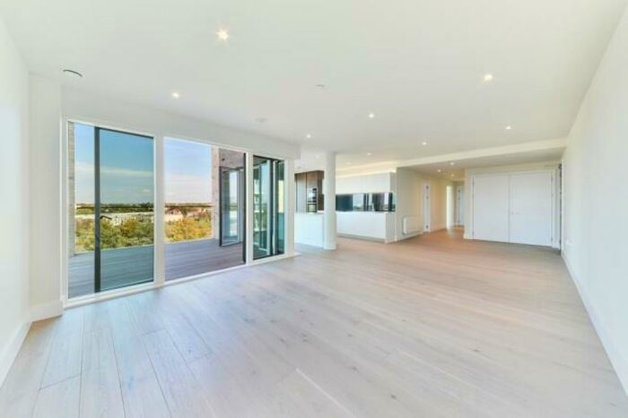 3 Bedroom Flat To Rent In Cottam House, Kidbrooke Village, SE3