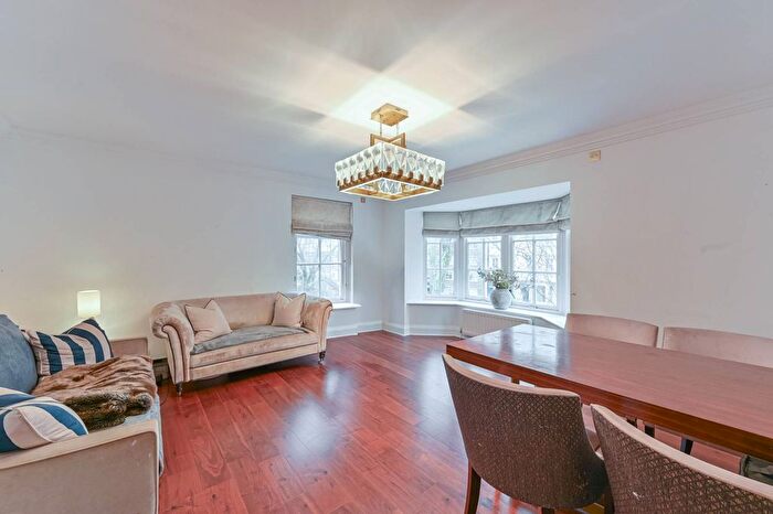 2 Bedroom Flat For Sale In Grosvenor Road, Pimlico, London, SW1V