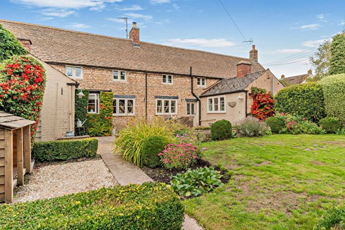 3 Bedroom Cottage For Sale In Pond Lane, Greetham, Oakham, LE15