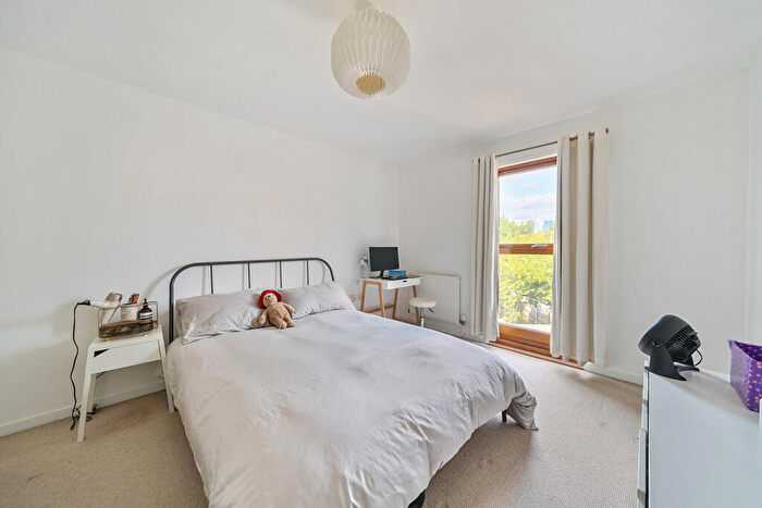 1 Bedroom Apartment For Sale In Enid Street, London, SE16