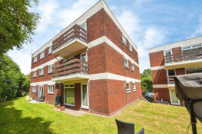 1 Bedroom Flat For Sale In Southcrest Gardens, Redditch, B97