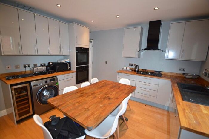 5 Bedroom Terraced House To Rent In Burchett Terrace, Woodhouse, Leeds, West Yorkshire, LS6