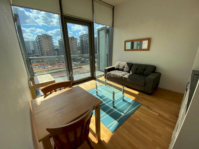 Studio To Rent In Abito, Greengate, M3