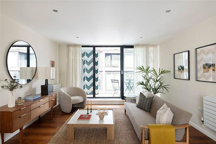 2 Bedroom Apartment For Sale In Westland Place, London, N1