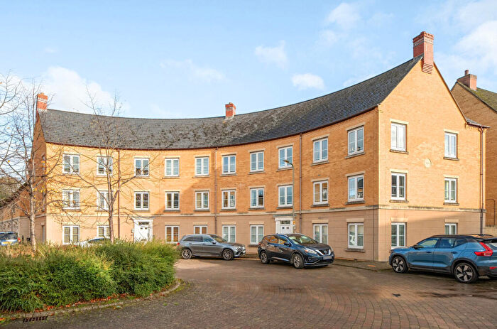 2 Bedroom Apartment For Sale In New Bridge Street, Witney, Oxfordshire, OX28