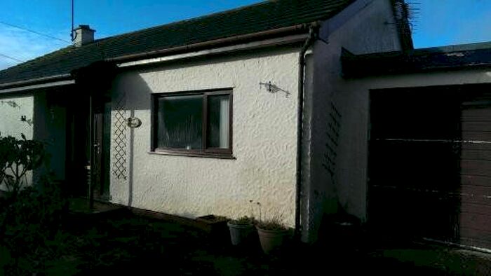 3 Bedroom Bungalow To Rent In B5111, Rhosybol LL68