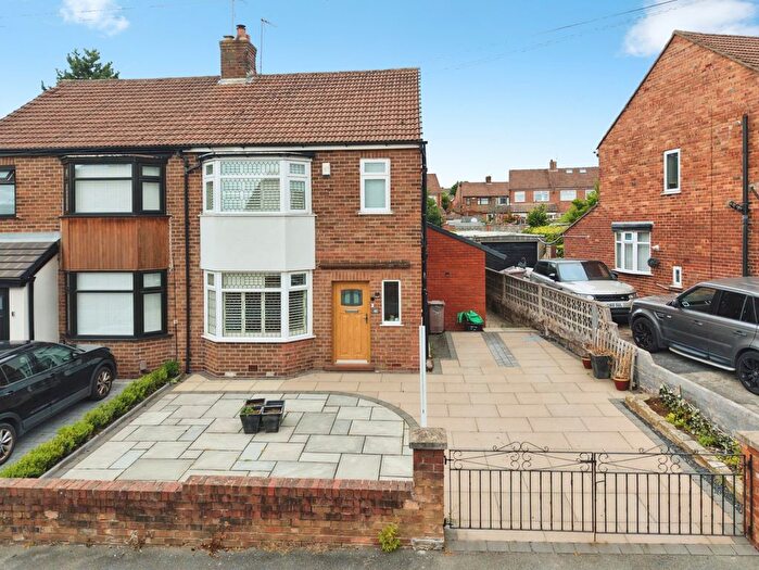 3 Bedroom Semi-detached House For Sale In Hillside Close, Billinge, Billinge, WN5