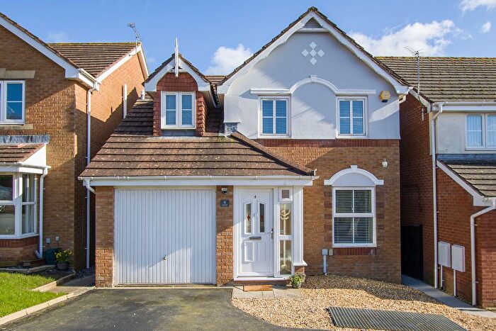 3 Bedroom Detached House For Sale In Suran Y Gog, Pencoedtre, Barry, CF63