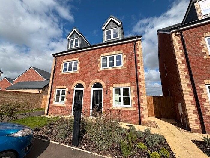 3 Bedroom Town House To Rent In Prangley Road, Downham Market, PE38