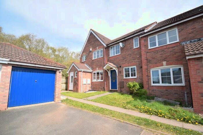 2 Bedroom Property To Rent In Cleobury Close, Redditch, B97